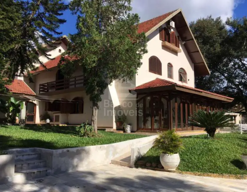 Casa com 7 Quartos à Venda por R$ 2.300.000 Nossa Senhora de Lourdes, Santa Maria - RS