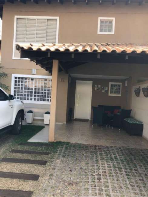 Casa de Condomínio com 3 Quartos à Venda, 126 m² por R$ 440.000 Monte Castelo, Campo Grande - MS