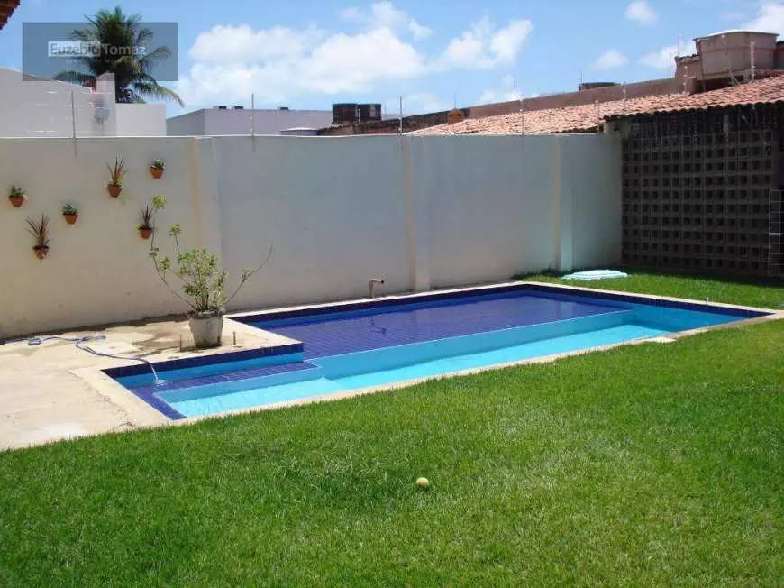 Casa com 3 Quartos à Venda, 200 m² por R$ 490.000 Rua Artur Vital da Silva, 45 - Gruta de Lourdes, Maceió - AL