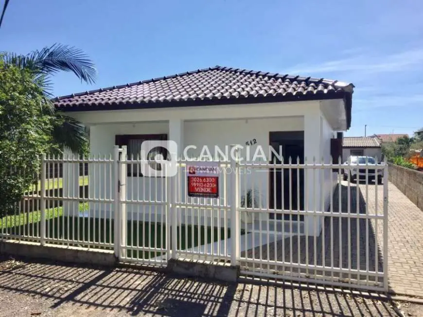 Casa com 2 Quartos à Venda, 106 m² por R$ 450.000 Rua Domingos Dalla Costa, 512 - Pé-de-Plátano, Santa Maria - RS
