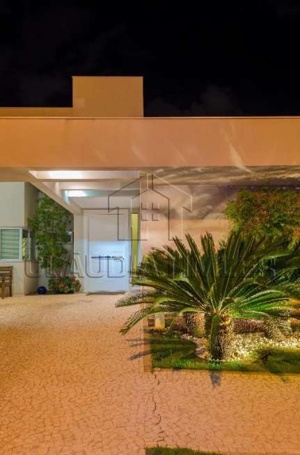 Casa com 3 Quartos à Venda, 327 m² por R$ 1.690.000 Vila Nasser, Campo Grande - MS