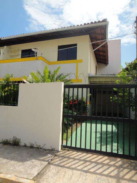 Casa com 3 Quartos para Alugar, 109 m² por R$ 1.150/Mês Rua Aristóteles da Costa Leal, 140 - Piatã, Salvador - BA