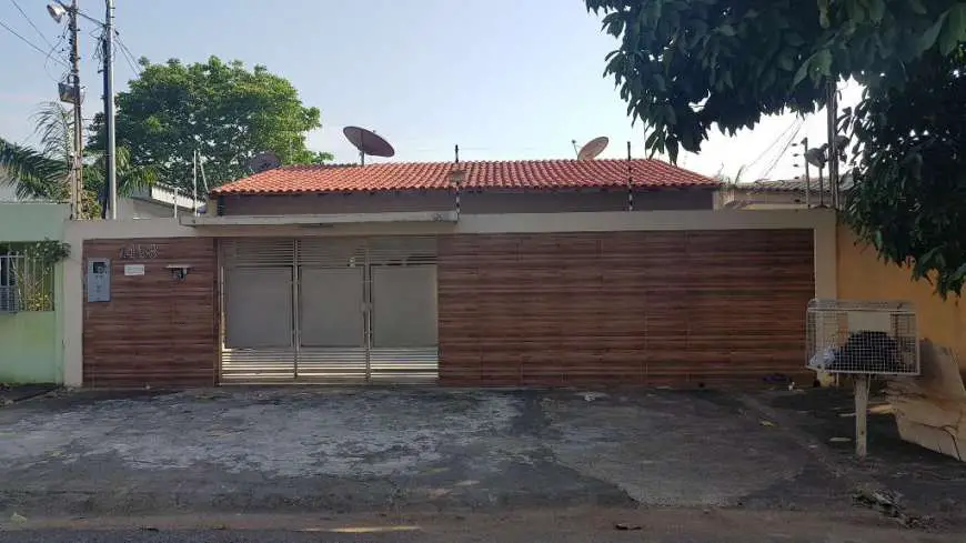 Casa com 3 Quartos para Alugar, 200 m² por R$ 3.000/Mês Rua Padre Chiquinho - Pedrinhas, Porto Velho - RO