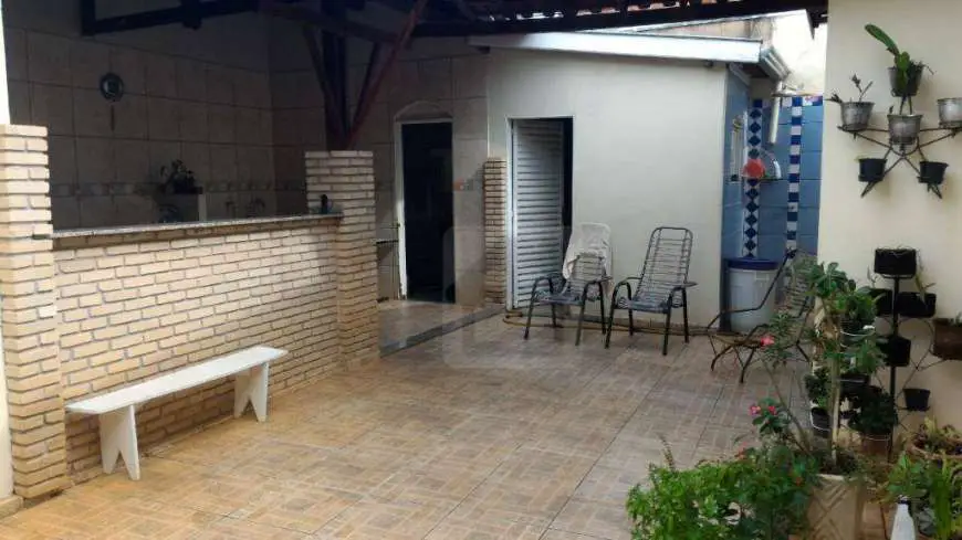 Casa com 2 Quartos à Venda, 133 m² por R$ 220.000 Aviação, Araçatuba - SP