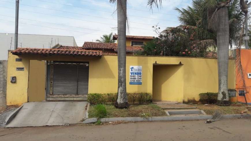 Casa com 3 Quartos à Venda, 135 m² por R$ 310.000 Rua CV 12 - Residencial Center Ville, Goiânia - GO