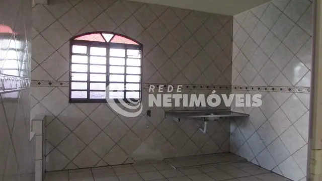 Apartamento com 2 Quartos para Alugar, 75 m² por R$ 750/Mês Independência, Belo Horizonte - MG
