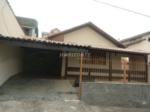 Casa de Condomínio com 3 Quartos para Alugar, 139 m² por R$ 2.000/Mês Urbanova, São José dos Campos - SP