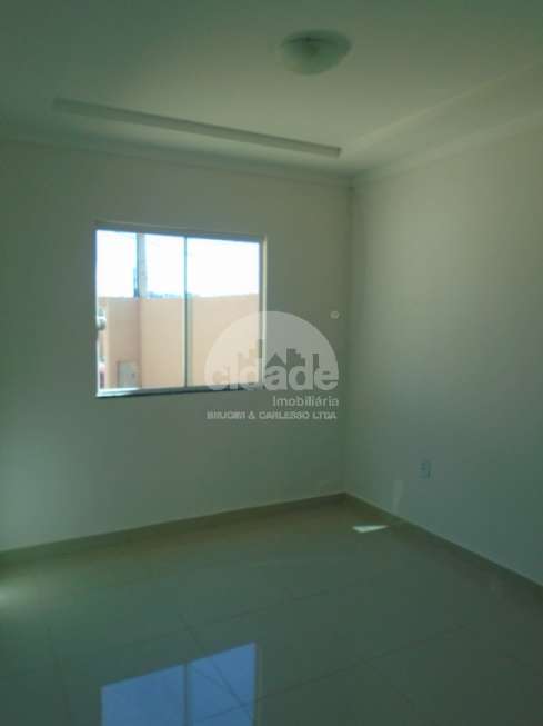 Sobrado com 2 Quartos para Alugar, 98 m² por R$ 1.200/Mês Rua Savino Campagnolo, 467 - Claudete, Cascavel - PR