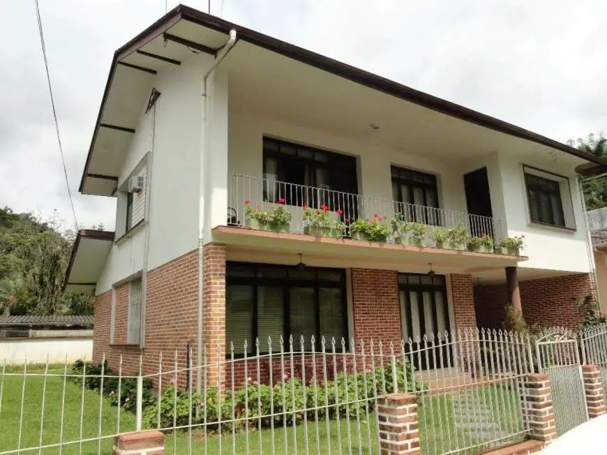 Casa com 4 Quartos à Venda, 200 m² por R$ 500.000 Bom Retiro, Blumenau - SC
