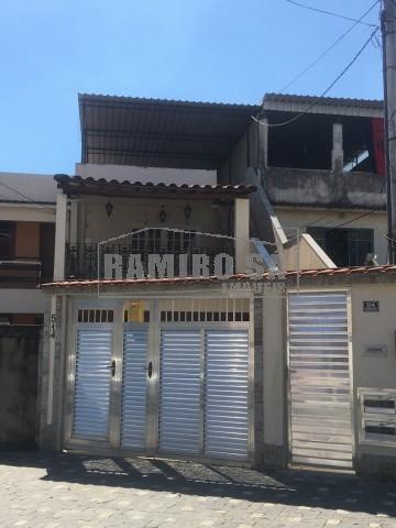 Casa para Alugar, 90 m² por R$ 900/Mês Rua Argos - Guadalupe, Rio de Janeiro - RJ