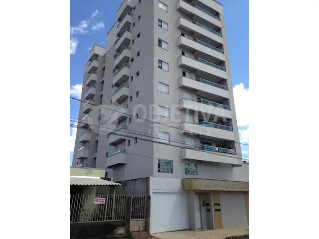 Apartamento com 3 Quartos para Alugar, 108 m² por R$ 1.600/Mês Saraiva, Uberlândia - MG
