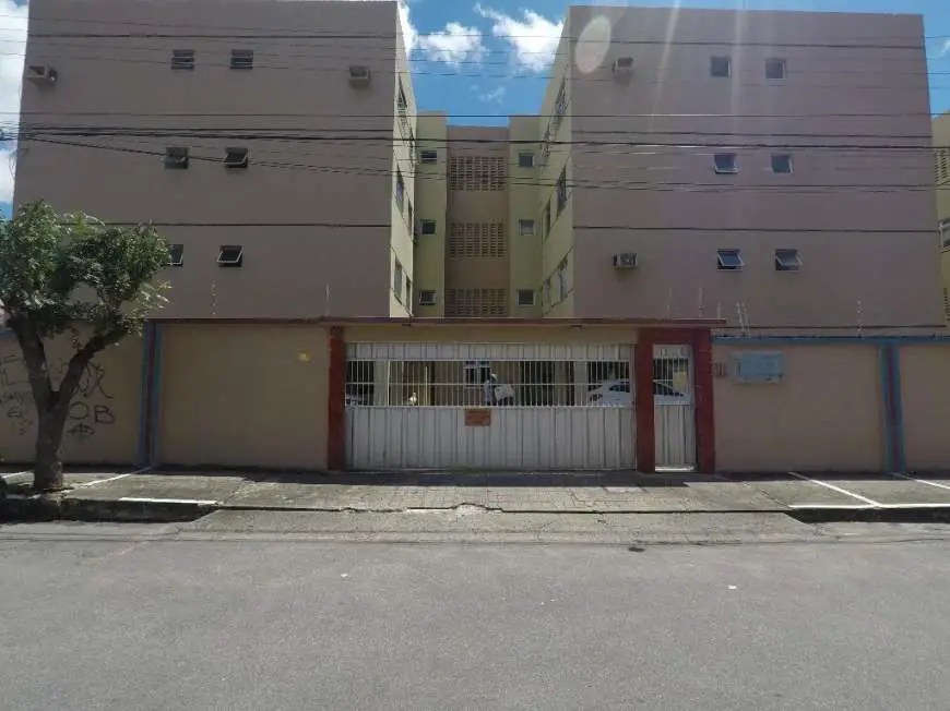 Apartamento com 3 Quartos à Venda, 82 m² por R$ 280.000 Parreão, Fortaleza - CE