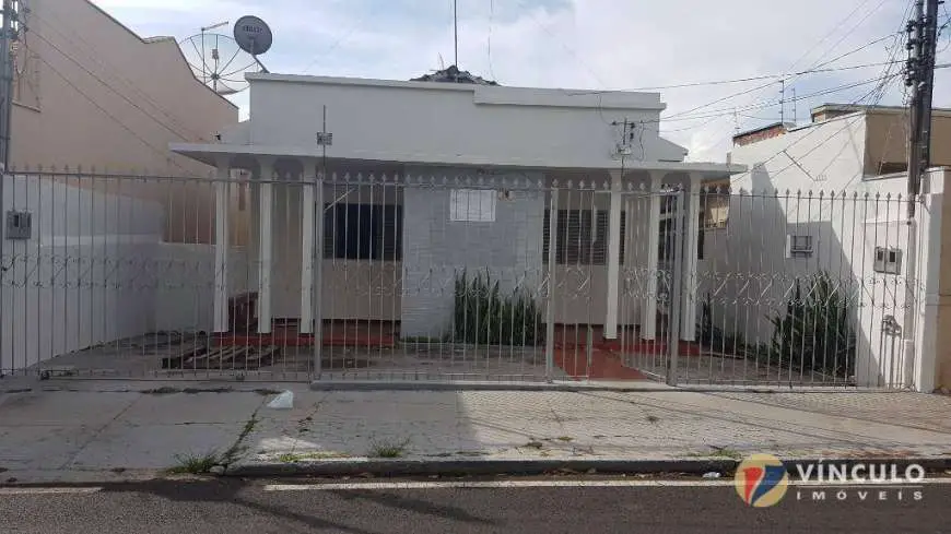 Casa com 3 Quartos para Alugar, 95 m² por R$ 700/Mês Vila Maria Helena, Uberaba - MG