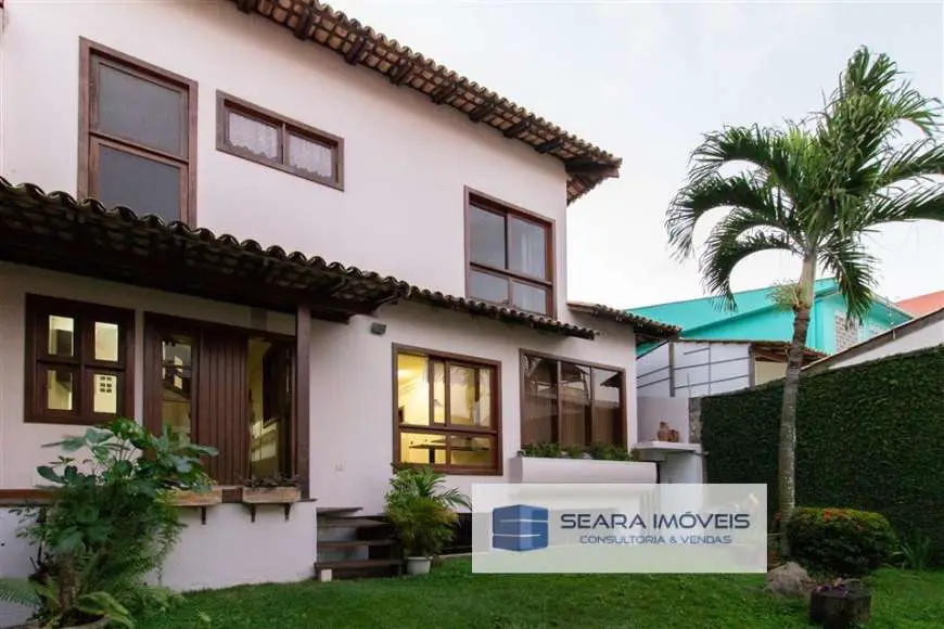 Casa com 4 Quartos para Alugar, 330 m² por R$ 3.300/Mês Rua Araribóia - Centro, Vila Velha - ES