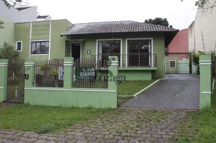 Casa com 3 Quartos para Alugar, 191 m² por R$ 2.800/Mês Travessa Amando Mann, 122 - Bigorrilho, Curitiba - PR