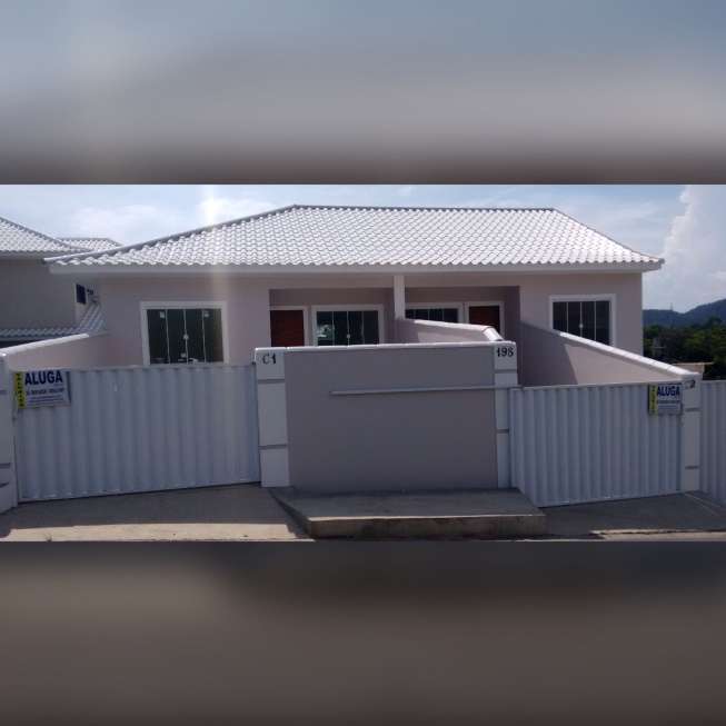 Casa com 2 Quartos para Alugar, 70 m² por R$ 900/Mês Rua Silma Oliveira Santos, s/n - Saquarema - RJ