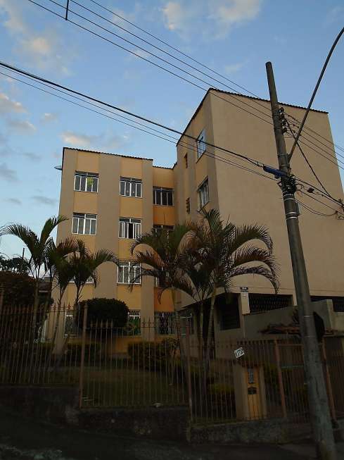 Apartamento com 3 Quartos para Alugar, 84 m² por R$ 650/Mês Rua Doutor João Camilo de Oliveira Torres, 172 - Bandeirantes, Juiz de Fora - MG