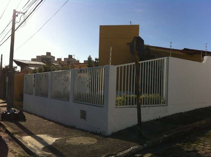 Casa com 3 Quartos para Alugar, 250 m² por R$ 1.600/Mês Lagoa Nova, Natal - RN