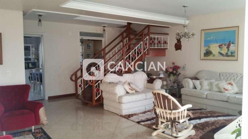 Casa com 4 Quartos à Venda, 285 m² por R$ 965.000 Rua Coronel Estácio Mariense de Lemos, 181 - Noal, Santa Maria - RS