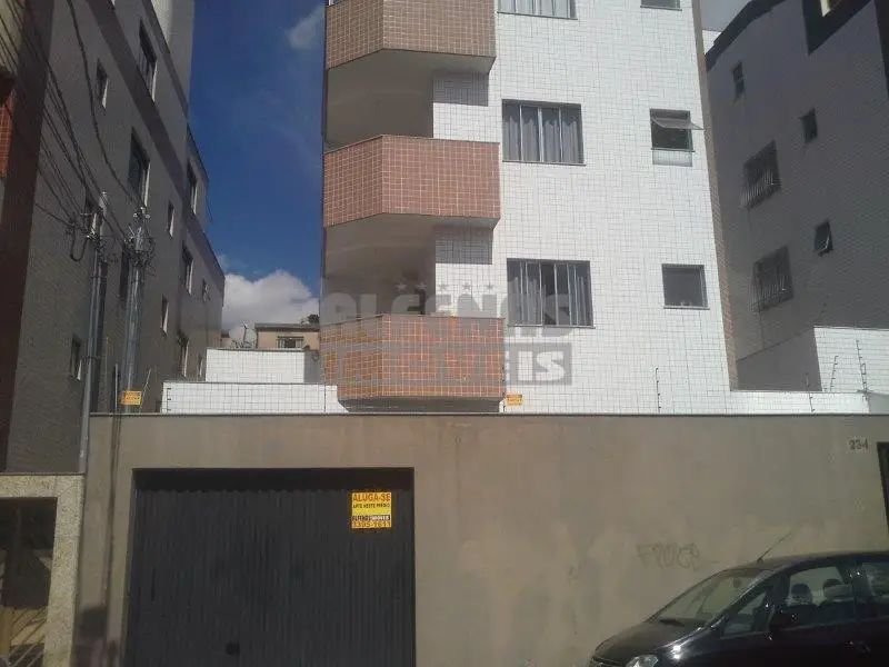 Apartamento com 3 Quartos para Alugar, 360 m² por R$ 1.300/Mês Rua Jatobás - Eldorado, Contagem - MG
