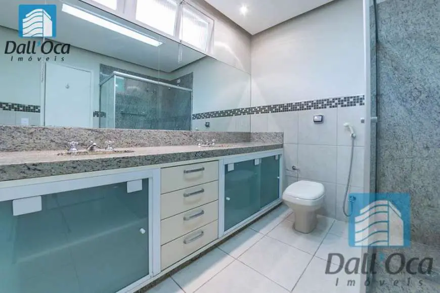 Casa com 4 Quartos para Alugar, 700 m² por R$ 16.000/Mês Lago Sul, Brasília - DF