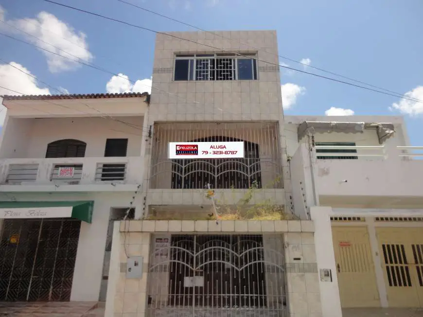 Casa com 3 Quartos para Alugar, 10 m² por R$ 1.000/Mês Rua Arnaldo Dantas, 191 - Santo Antônio, Aracaju - SE