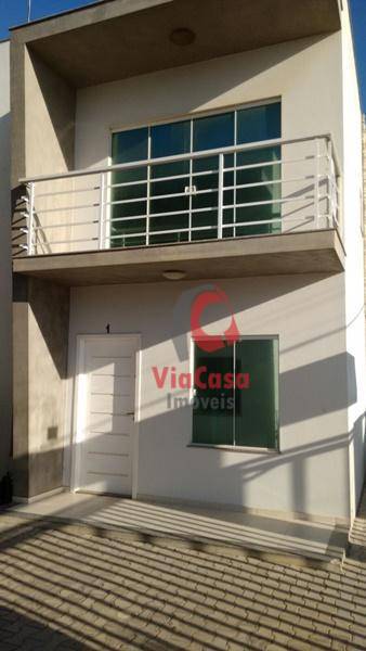 Casa com 2 Quartos para Alugar, 85 m² por R$ 1.200/Mês Rua Lambary - Peixe Dourado, Casimiro de Abreu - RJ