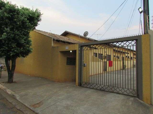 Casa de Condomínio com 2 Quartos para Alugar, 54 m² por R$ 650/Mês Rua Manoel Cavalcante Proença, 90 - Vila Bandeirante, Campo Grande - MS