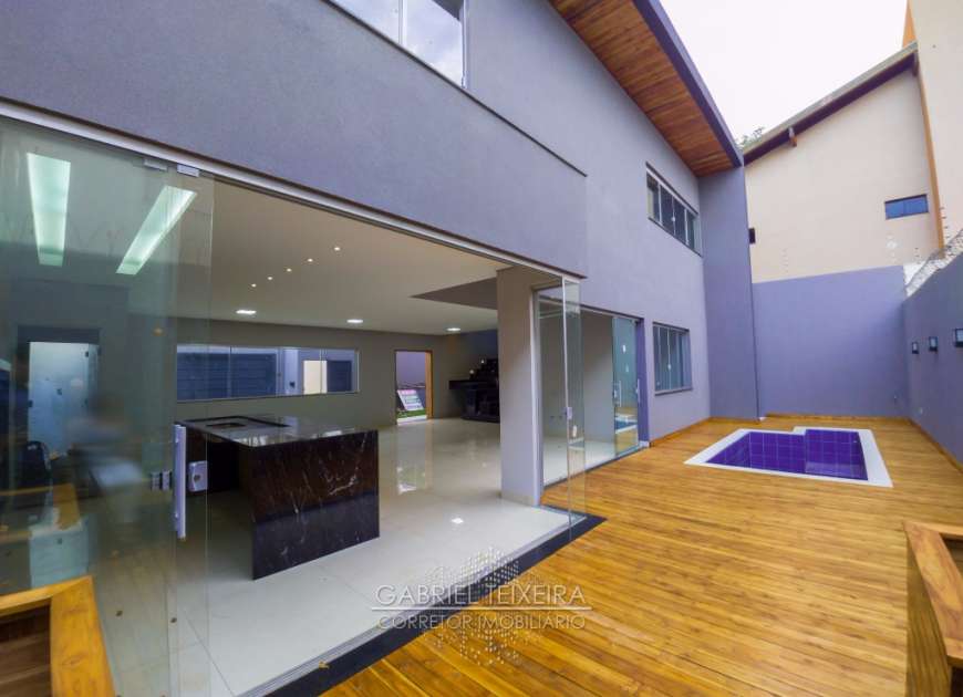Sobrado com 4 Quartos à Venda, 240 m² por R$ 850.000 Rua Araújo Lima - Vila Vilas Boas, Campo Grande - MS
