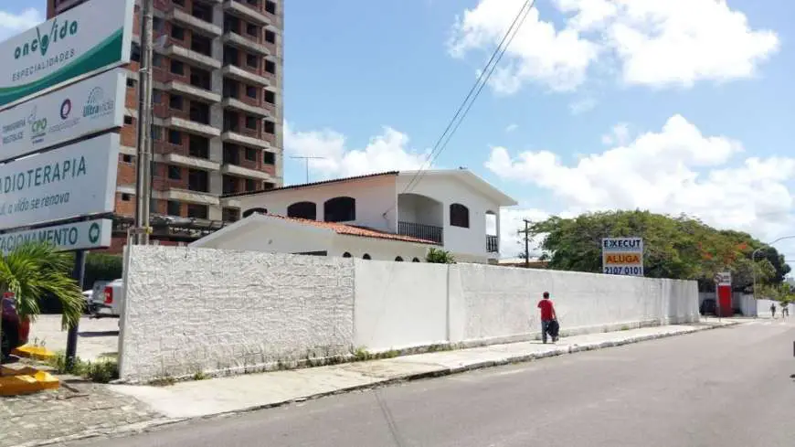Casa com 5 Quartos para Alugar por R$ 15.000/Mês Avenida Amazonas - Estados, João Pessoa - PB