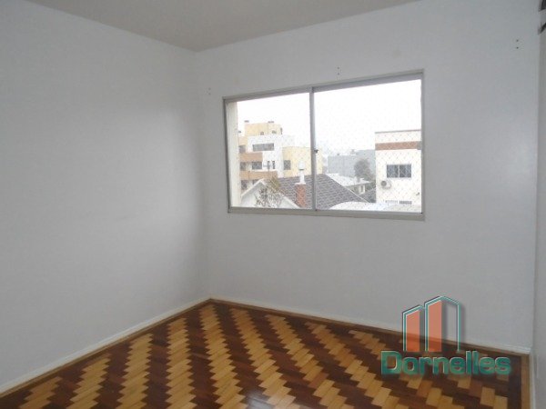 Apartamento com 2 Quartos para Alugar, 70 m² por R$ 750/Mês Avenida Rossetti - Santa Catarina, Caxias do Sul - RS