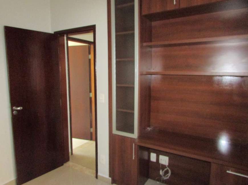 Apartamento com 3 Quartos para Alugar, 80 m² por R$ 1.050/Mês Cinqüentenário, Belo Horizonte - MG