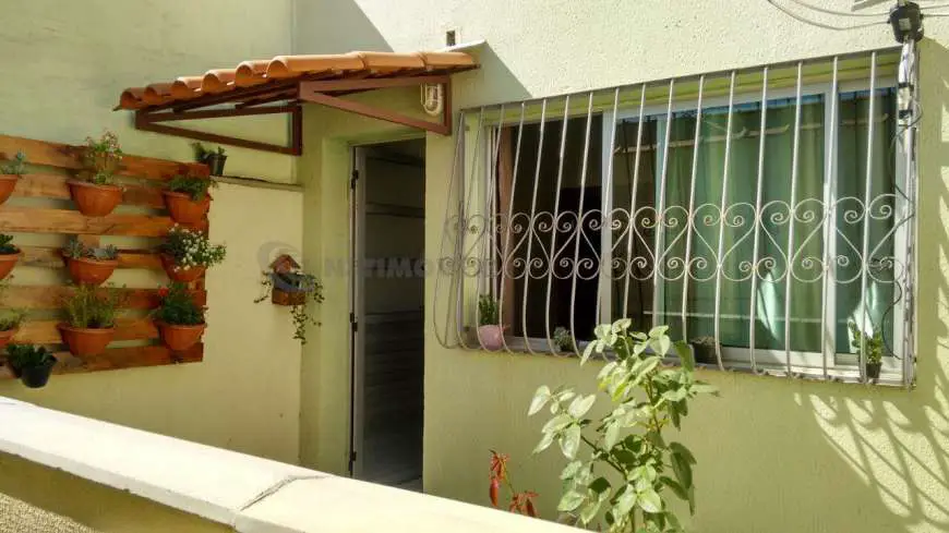 Casa com 2 Quartos à Venda, 60 m² por R$ 175.000 Asteca São Benedito, Santa Luzia - MG