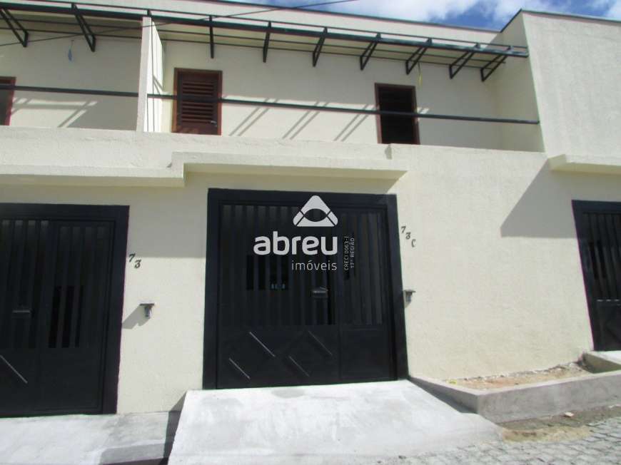 Casa com 2 Quartos para Alugar por R$ 1.100/Mês Rua José Everaldo Sarmento Gomes, 73 - Nova Parnamirim, Parnamirim - RN
