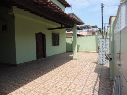 Casa com 4 Quartos para Alugar, 174 m² por R$ 3.500/Mês Rua Valdir Ribeiro de Novaes, 197 - Centro, Itaguaí - RJ
