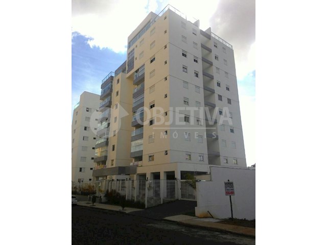Apartamento com 4 Quartos para Alugar, 237 m² por R$ 4.500/Mês Saraiva, Uberlândia - MG