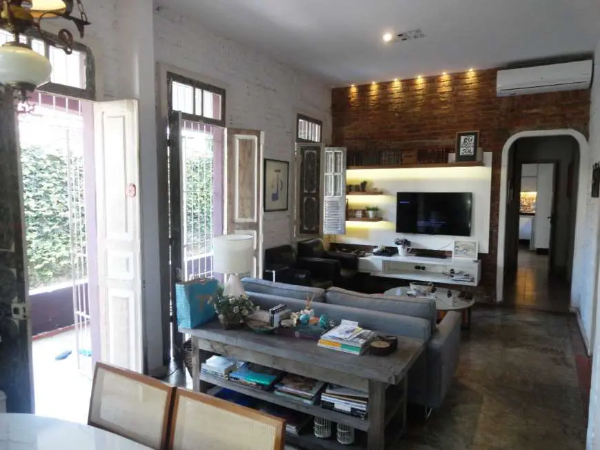 Casa com 3 Quartos para Alugar por R$ 7.000/Mês Centro, Vila Velha - ES