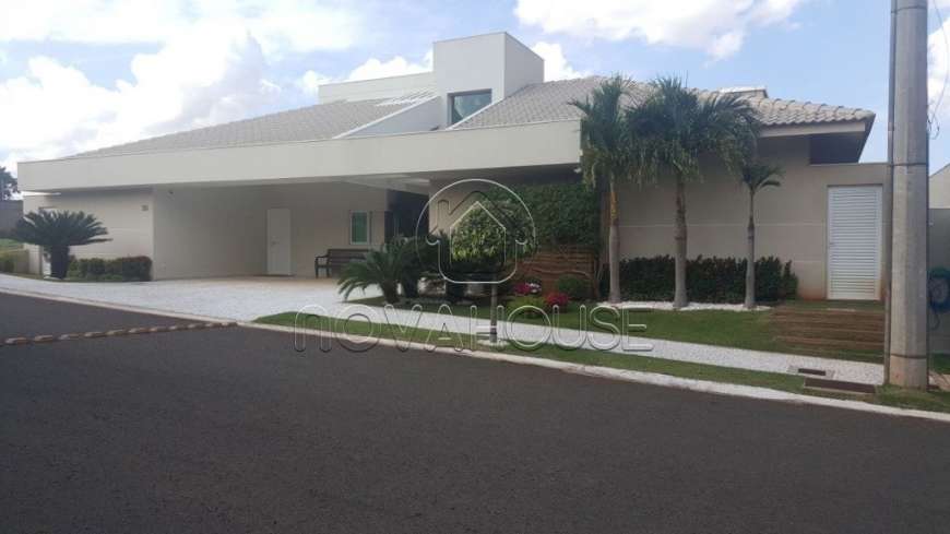 Casa de Condomínio com 3 Quartos à Venda, 327 m² por R$ 1.690.000 Vila Nasser, Campo Grande - MS