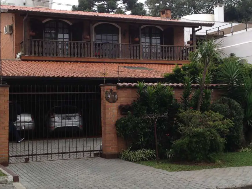 Casa com 4 Quartos à Venda, 280 m² por R$ 1.099.000 Rua do Herval, 973 - Cristo Rei, Curitiba - PR