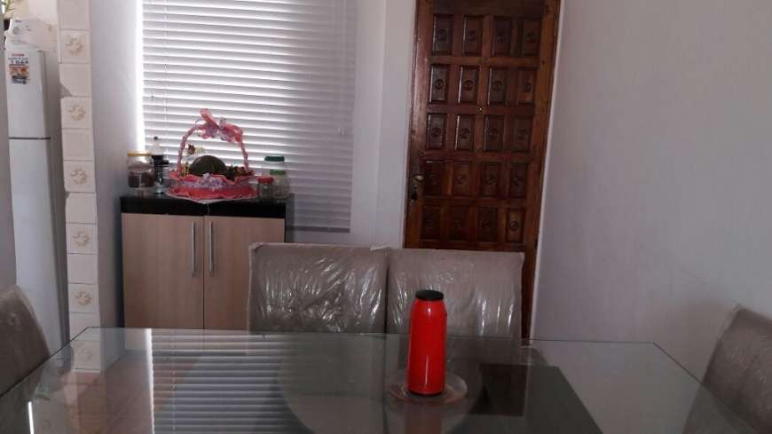 Apartamento com 1 Quarto à Venda por R$ 130.000 Cohab 5, Carapicuíba - SP