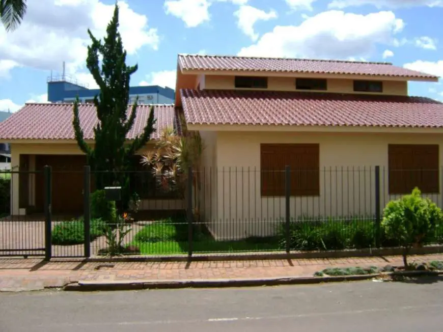 Casa com 4 Quartos à Venda, 256 m² por R$ 960.000 Rua 25 de Julho, 569 - Florestal, Lajeado - RS