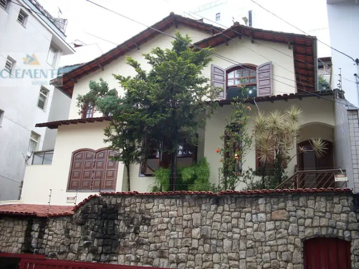 Casa com 4 Quartos à Venda, 350 m² por R$ 1.350.000 Rua Guandahus - Santa Lúcia, Belo Horizonte - MG