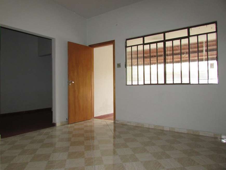Casa com 2 Quartos para Alugar, 65 m² por R$ 850/Mês Porto Velho, Divinópolis - MG