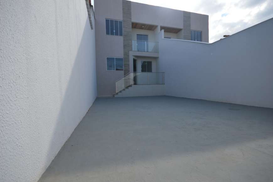 Casa com 3 Quartos para Alugar, 180 m² por R$ 2.500/Mês Rua Humberto Rosa Teixeira - Santa Amélia, Belo Horizonte - MG