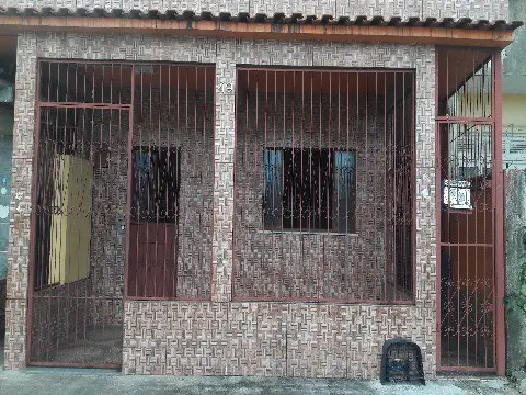 Casa com 3 Quartos para Alugar, 131 m² por R$ 900/Mês Gloria, Manaus - AM