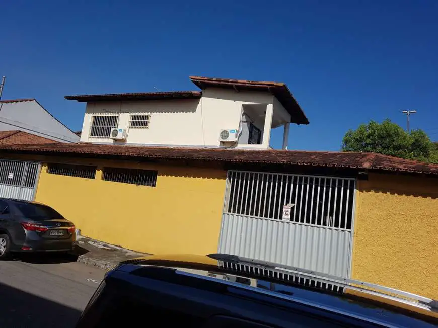 Sobrado com 5 Quartos para Alugar, 350 m² por R$ 4.200/Mês Rua Rio Guaporé, 13 - Helio Ferraz, Serra - ES