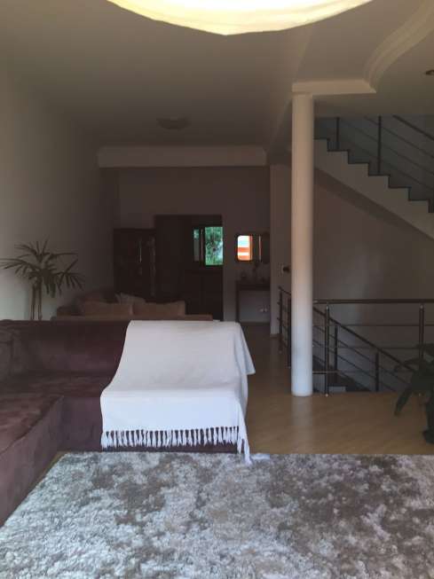 Casa com 2 Quartos para Alugar, 200 m² por R$ 2.900/Mês Rua Alambari - Condomínio Vila Verde, Cajamar - SP