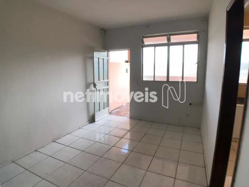 Apartamento com 3 Quartos para Alugar, 90 m² por R$ 950/Mês Rua Caiapó, 165 - Novo Riacho, Contagem - MG