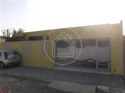 Casa com 3 Quartos à Venda, 165 m² por R$ 350.000 Rua Princesa Leopoldina, 3610 - Candelária, Natal - RN