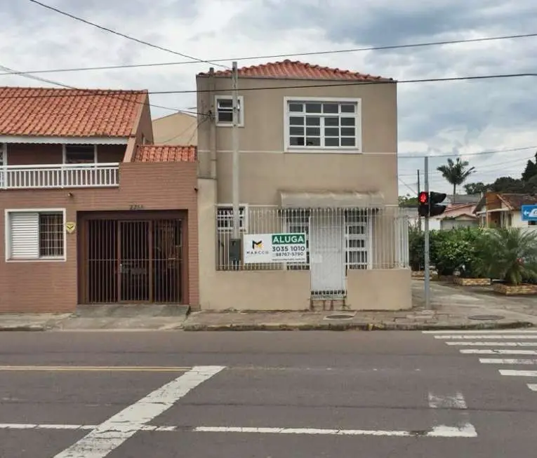 Sobrado com 2 Quartos para Alugar, 100 m² por R$ 2.000/Mês Rua Joinville, 2266 - São Pedro, São José dos Pinhais - PR
